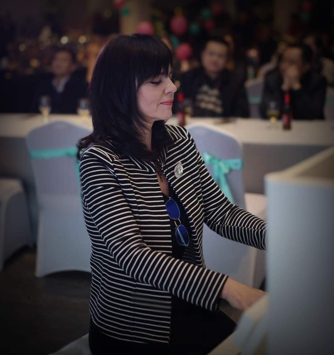 祖勃&bull;加莉娜&bull;亚历山大里夫娜